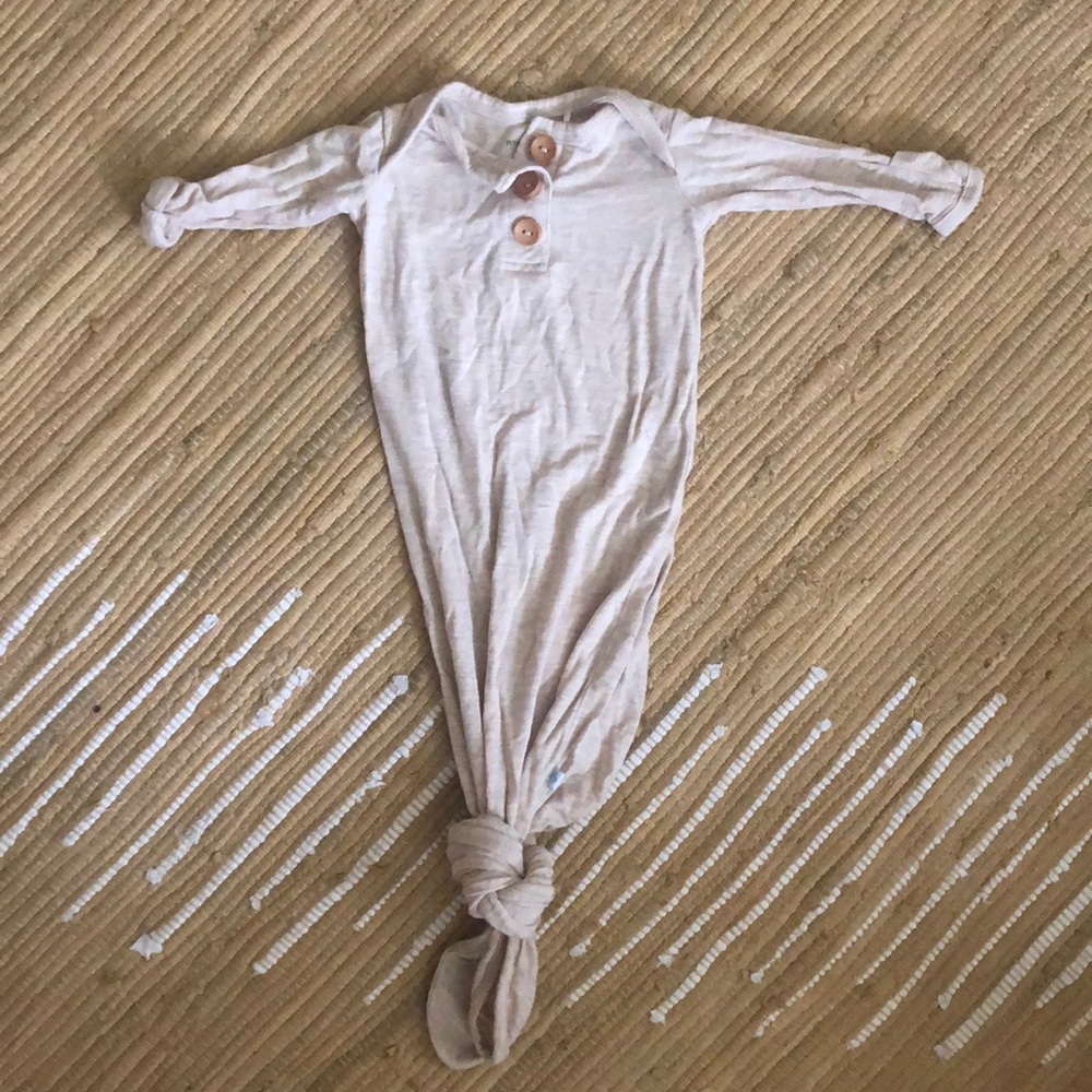 POSH PEANUT BUTTON KNOTTED GOWN